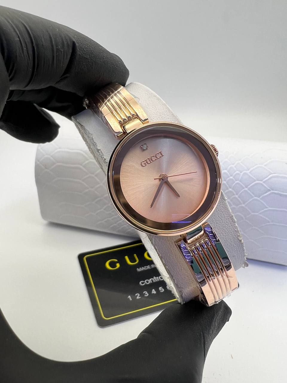 montre GUCCI